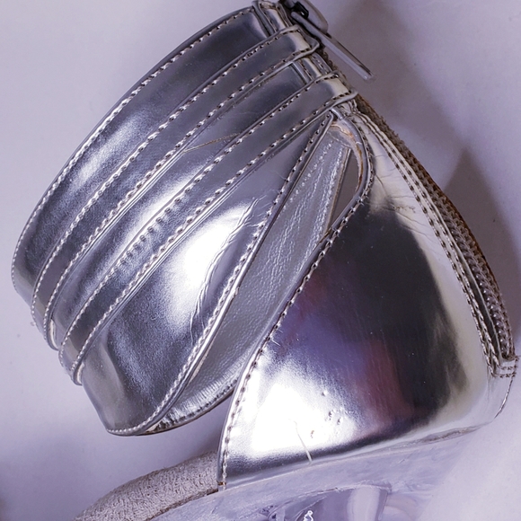 SOLD on M- "Bondage" Ankle Cuff Silver Platform, Highest Heel - Picture 7 of 16